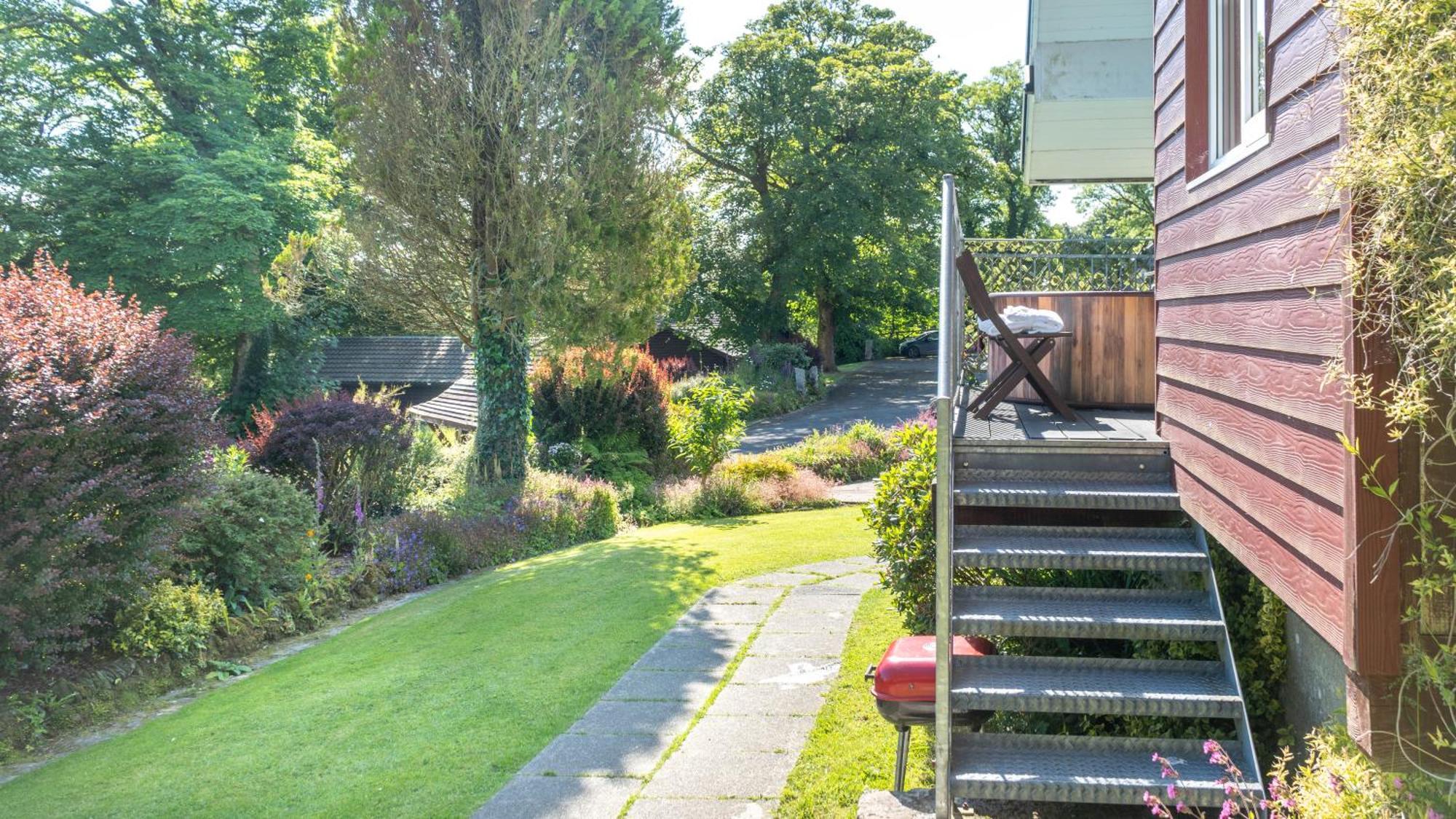 Ta Mill Cottages & Lodges - Meadowview Chalet 1 ローンソン エクステリア 写真
